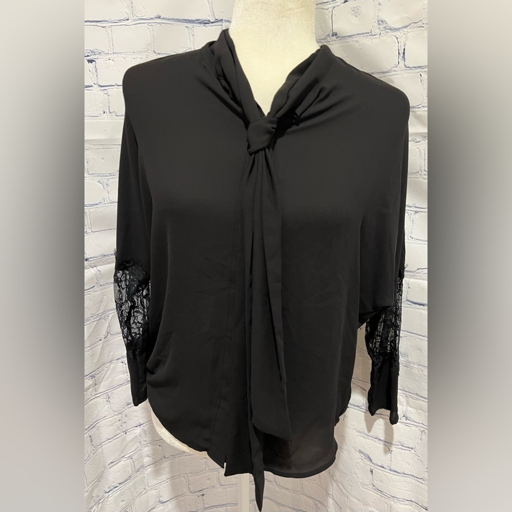 Express Black 3/4 Sleeve Tie Neck Lace Sleeves Polyester Blouse Shirt Top XS